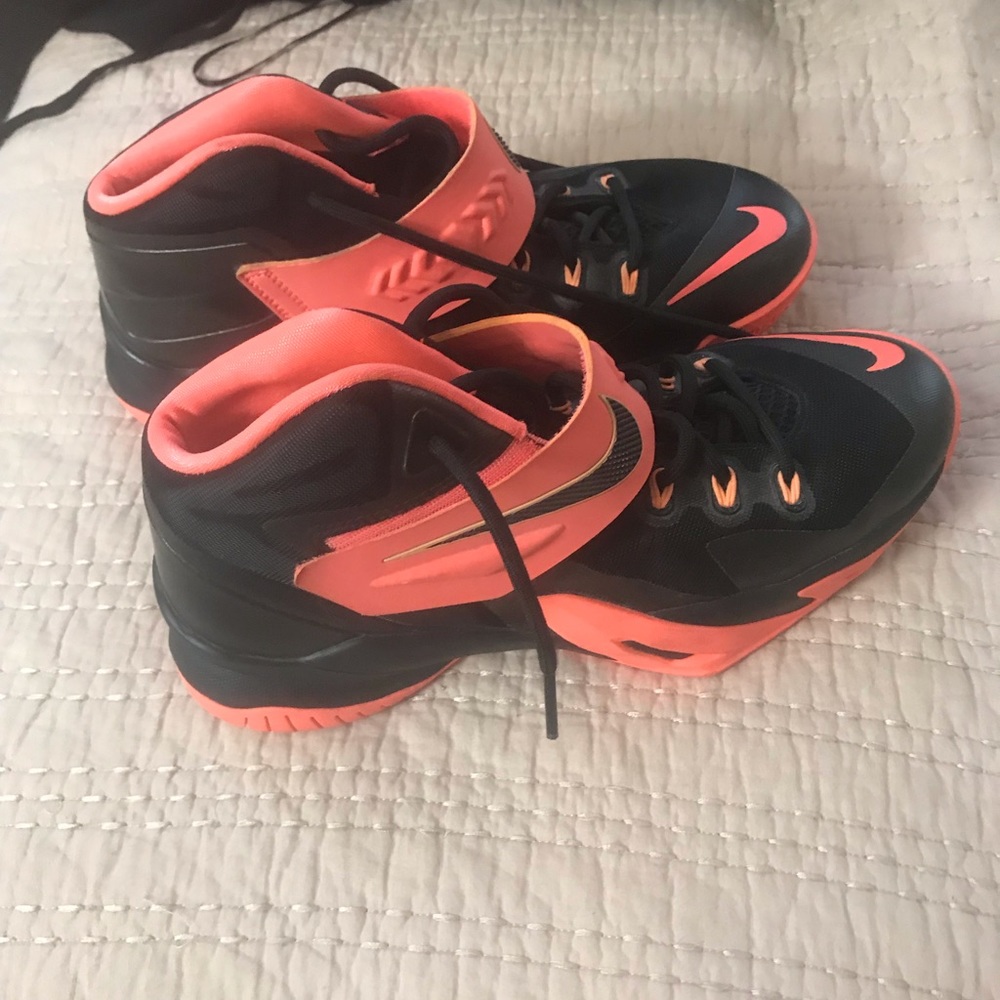 NIKE Basketball sneakers